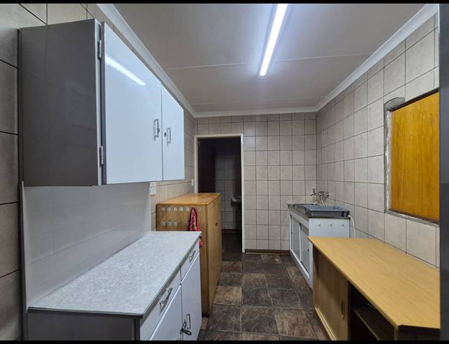 M² FACTORY FOR SALE IN SASOLBURG INDUSTRIAL ZONE 2